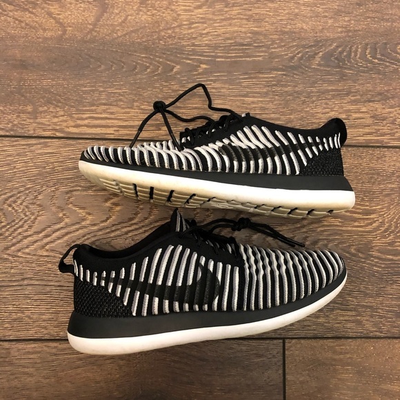 Nike Shoes - Women’s Nike athletic sneakers